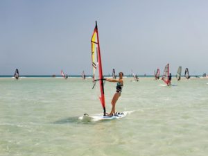 Shallow water in the lagoon. Ideal learning conditions.